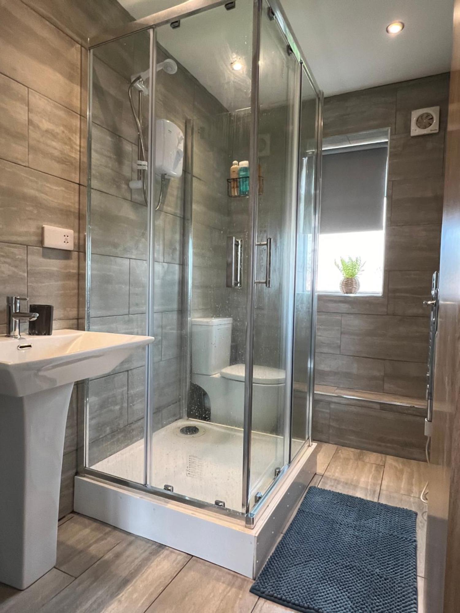 Cosy Modern Apartment Warrington Esterno foto